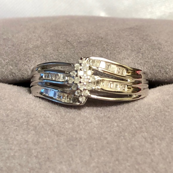 Genuine Diamond Ring. 0.25 cts - Picture 2 of 8